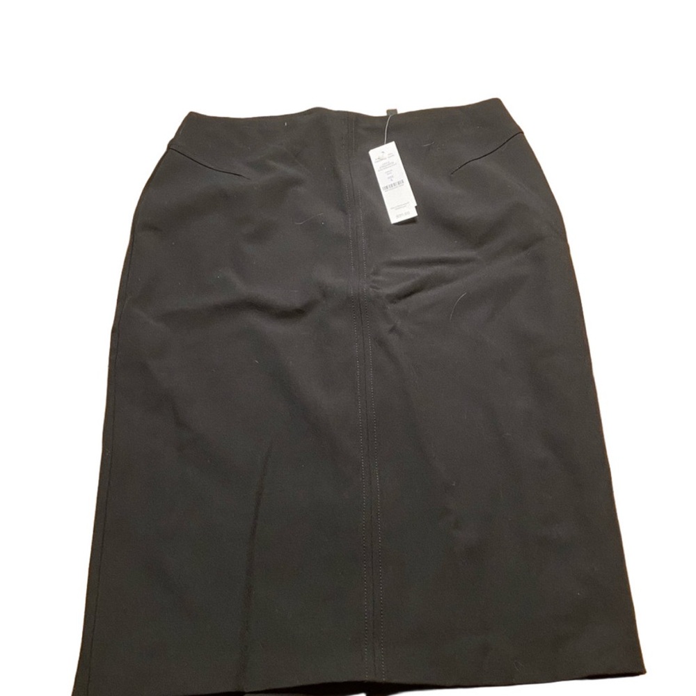 OFFERS OPEN! Women’s White House Black Market Black Pencil Skirt size 4 skirt